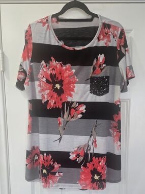 Women's Short Sleeve Floral Stripe Top - Red Floral